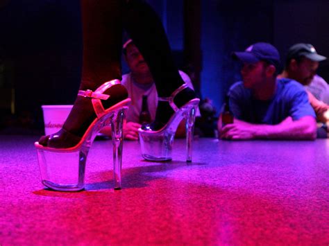 Striptease/Lapdance Find a prostitute Kareedouw