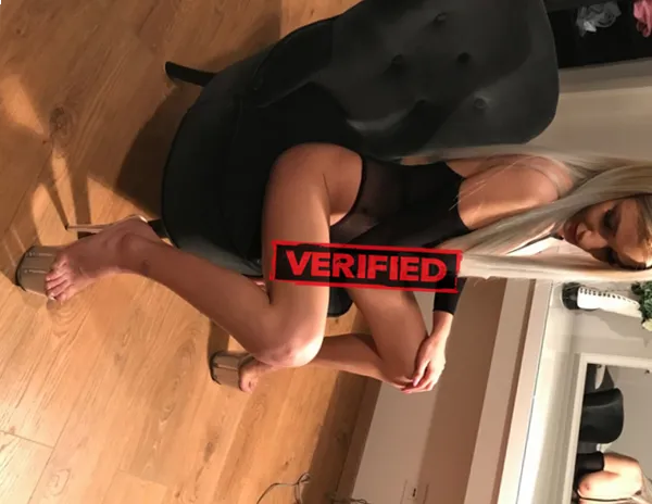 Leah Lewd Finde eine Prostituierte Planken